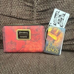 Loungefly Glow in the Dark Lord of the Rings “The One Ring” Wallet. BN w tags!